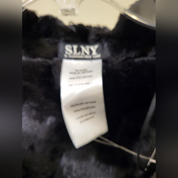 Women's Black faux fur stole with keyhole from Macy's by SLNY One Size fits all - Picture 2 of 11